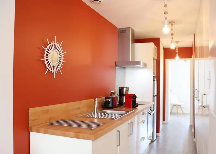 A Saint-jean-de-luz, Centre, A Pied, 3 Etoiles, 2 Pieces - Fr-1-792-30 * Saint-Jean-de-Luz